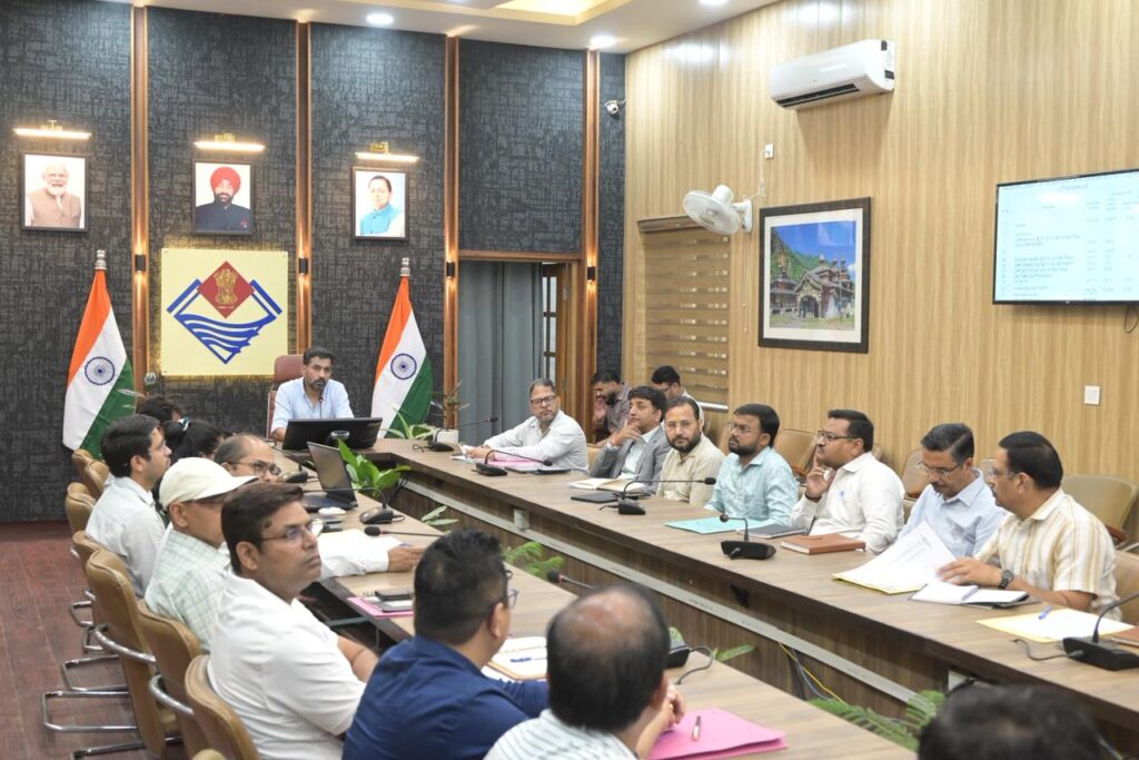 अर्द्धकुंभ-2027 की परियोजनाओं पर डीएम ने की विस्तृत समीक्षा