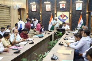 समाधान दिवस में डीएम ने सुनीं 146 जन शिकायतें, समयबद्व निस्तारण के सख्त निर्देश
