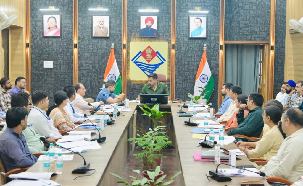 बैंकों की मनमानी पर डीएम सख्तः जनता को परेशान किया तो होगी कार्रवाई