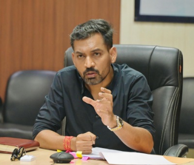 कूड़ा उठान एवं निस्तारण कार्यों की माइक्रो स्तर पर की जाएगी निगरानीः डीएम 