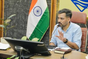 डीएम का अल्टीमेटम: 25 जुलाई तक हर हाल में पूरी हो कांवड़ मेले की तैयारियां