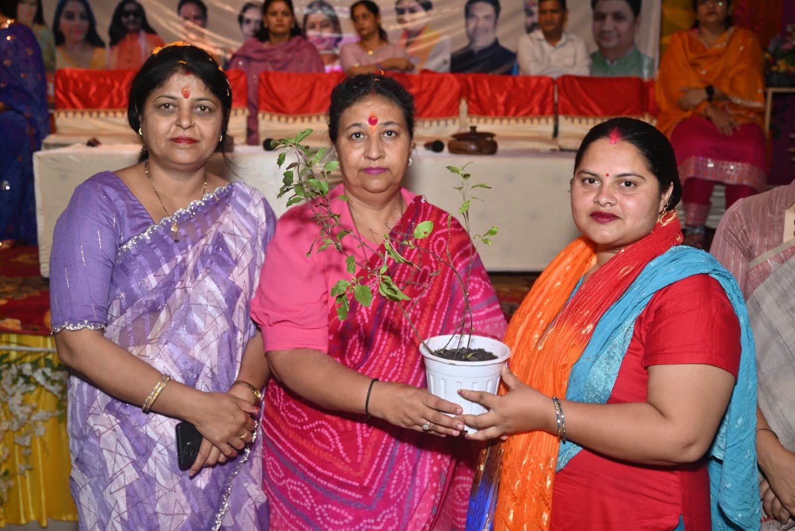 भाजपा महिला मोर्चा के “लखपति दीदी सम्मेलन” से गूंज रही हैं उत्तराखण्ड की विधानसभाएँ
