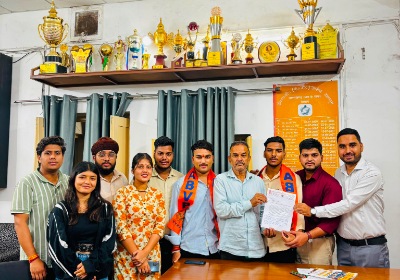 अखिल भारतीय विद्यार्थी परिषद ने महाविद्यालय में साफ-सफाई सहित विभिन्न समस्याओं के लिए ज्ञापन सौंपा