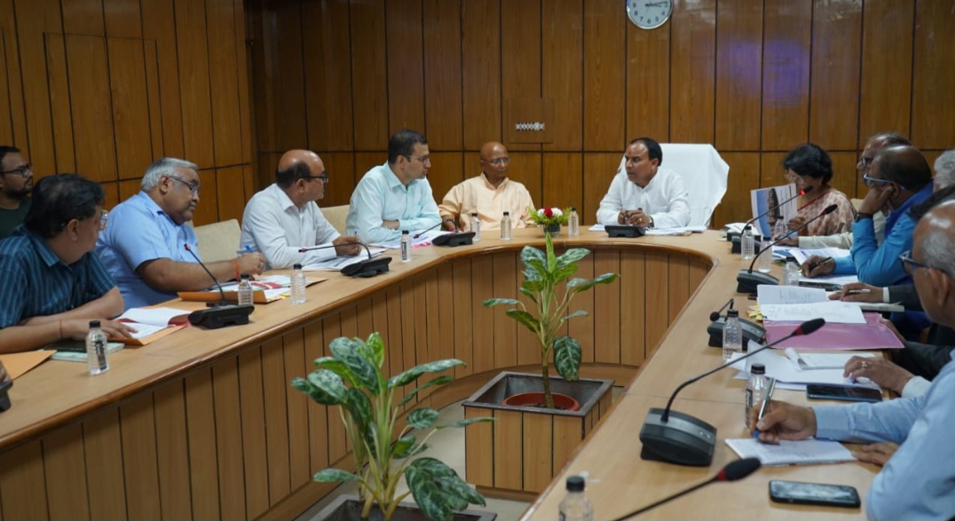 परीक्षा प्रबंधन की जिम्मेदारी विश्वविद्यालय प्रशासन की होगी