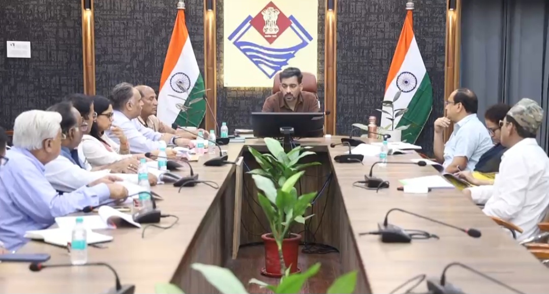 जिला चिकित्सालय के घटते राजस्व के कारणों की जांच कर विस्तृत रिपोर्ट प्रस्तुत करने के डीएम ने दिए निर्देश