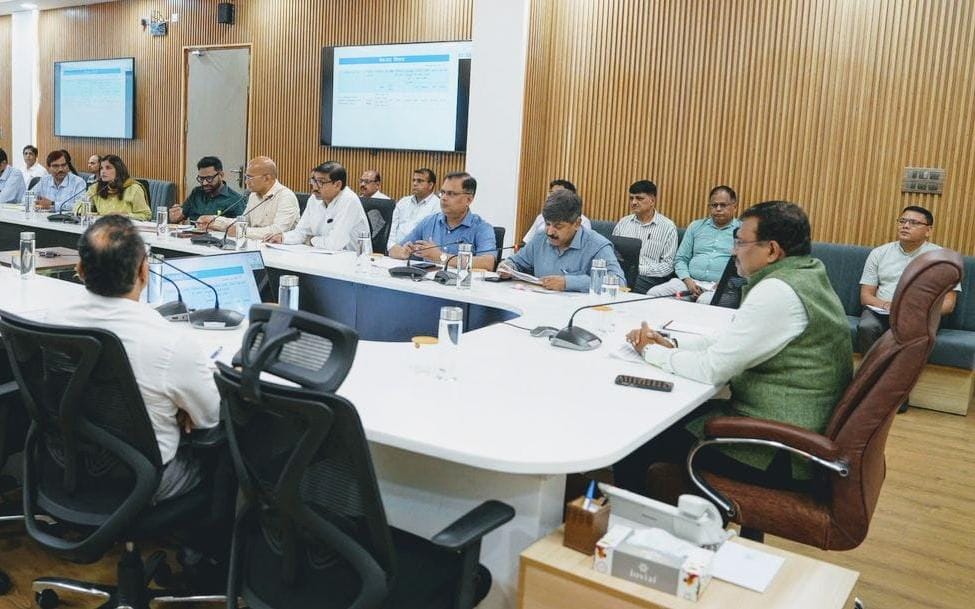 मुख्य सचिव ने अंडरग्राउंड विद्युत लाइन परियोजना का प्रस्ताव तैयार किए जाने के दिए निर्देश 