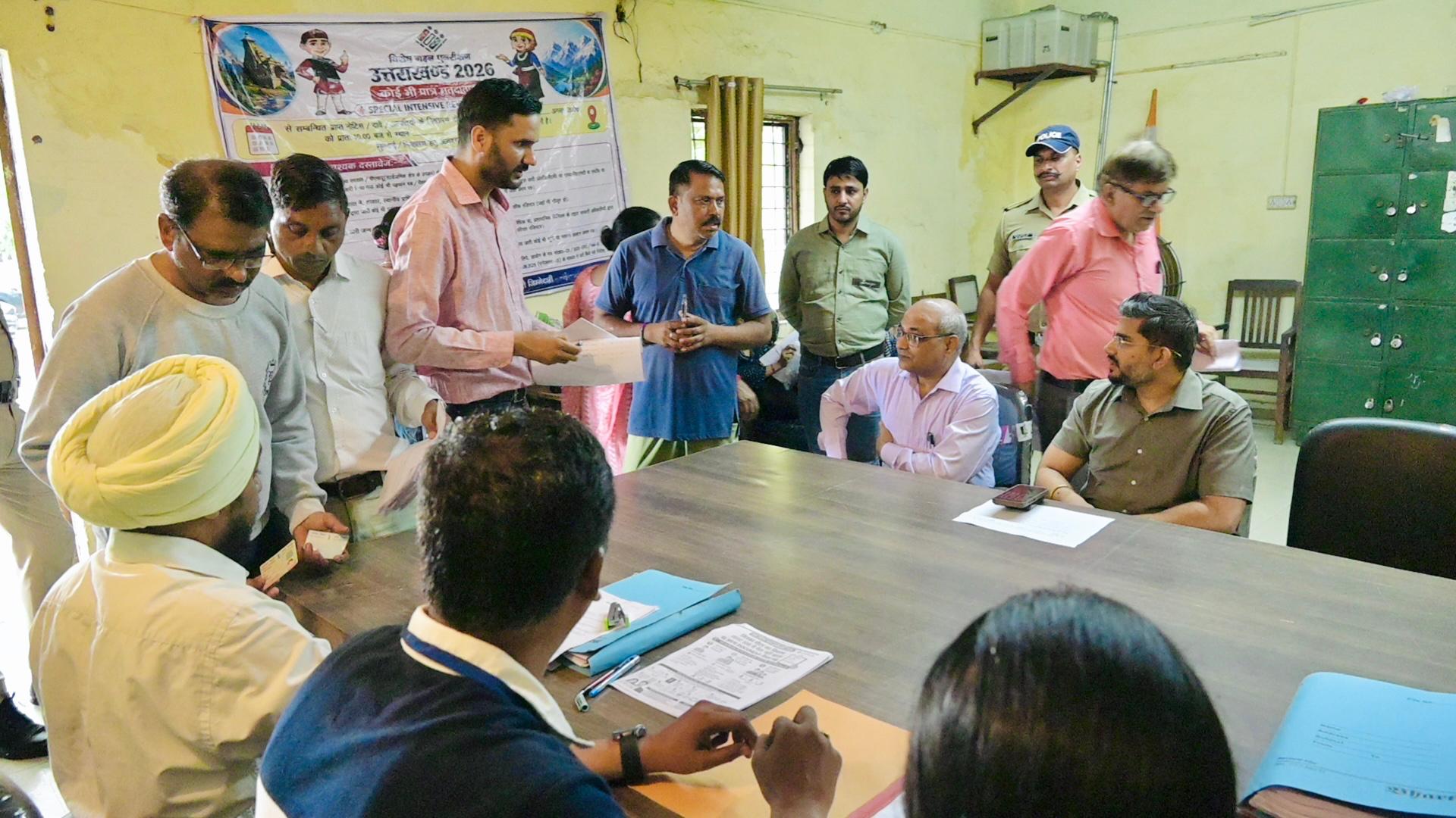 मतदाता सुनवाई में लापरवाही बर्दाश्त नहीं, आयोग के निर्देशों का शत-प्रतिशत पालन सुनिश्चित करें: आयुक्त