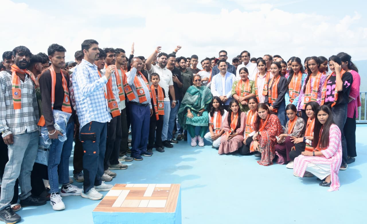 युवाओं को अधिकारों के साथ कर्तव्यों का भी निर्वहन करना होगा : रेखा आर्या