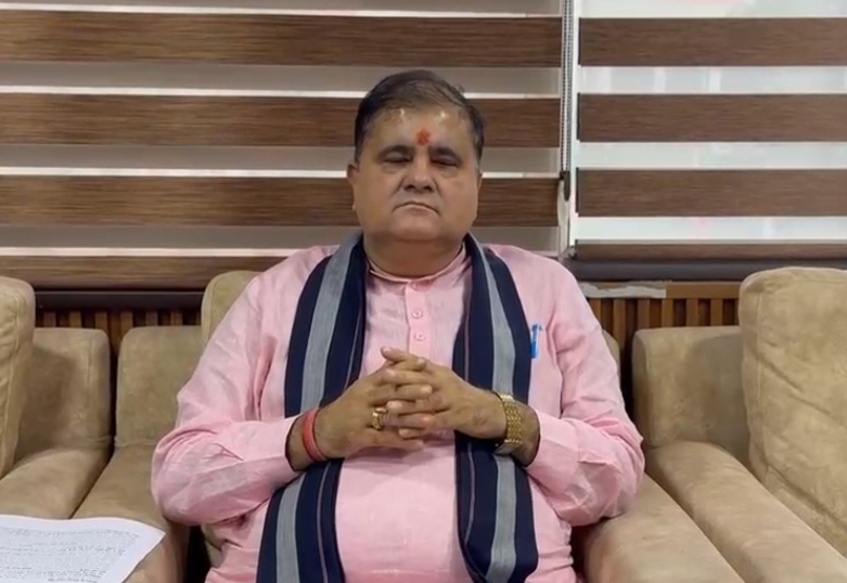 चुनाव के कुछ महींने पहले चल रहा कांग्रेस का राजनैतिक सैर सपाटा: भट्ट