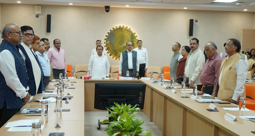 एनईपी के क्रियान्वयन में तेजी लाएं विश्वविद्यालयः डाॅ. धन सिंह रावत