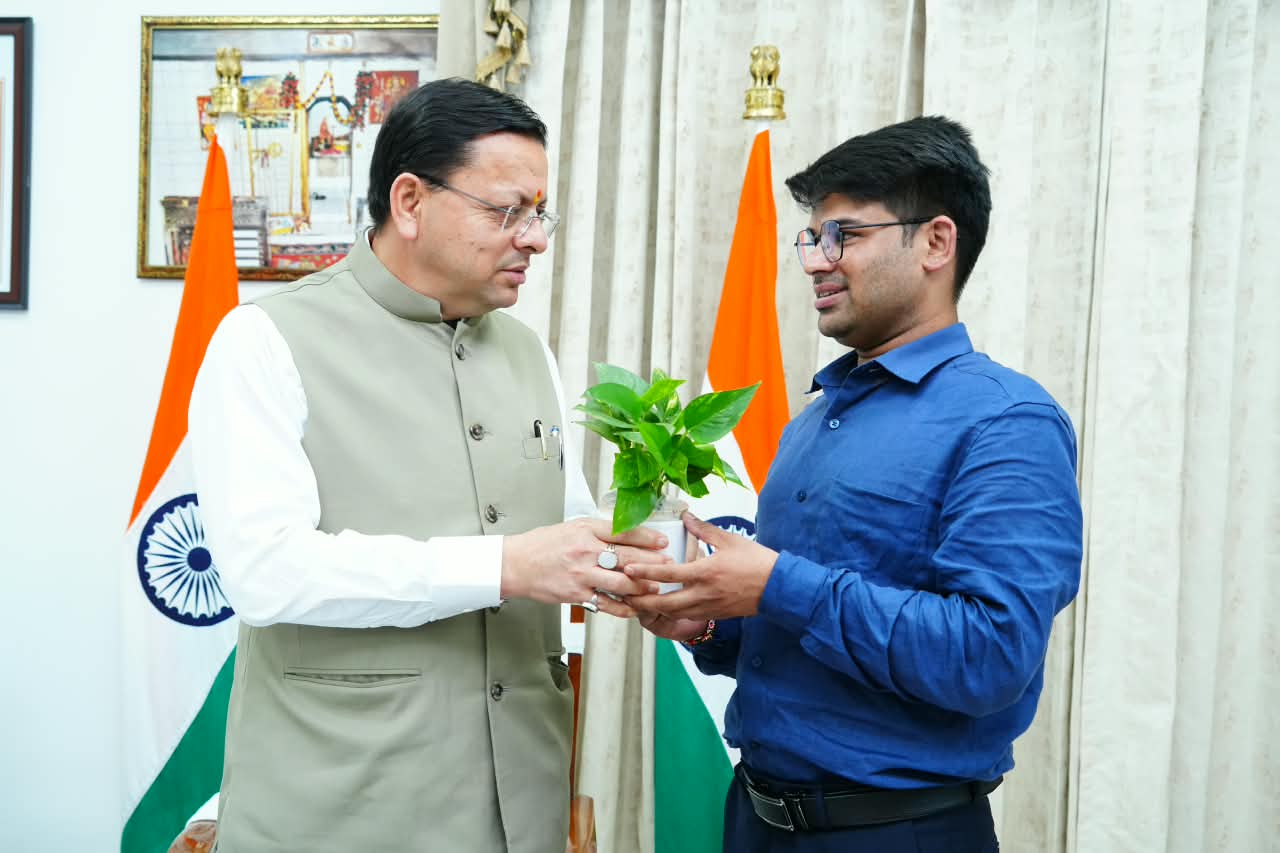 फ्लाइंग कार बनाने वाले रवि टमटा से मिले सीएम, स्टार्टअप को सरकारी मदद के निर्देश