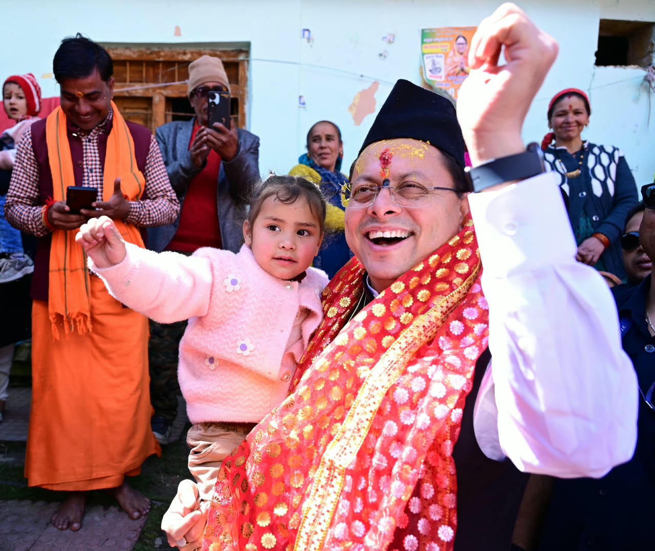 देवभूमि की लोक संस्कृति हमारी पहचान, नई पीढ़ी को जड़ों से जोड़ना हम सभी की सामूहिक जिम्मेदारीः मुख्यमंत्री