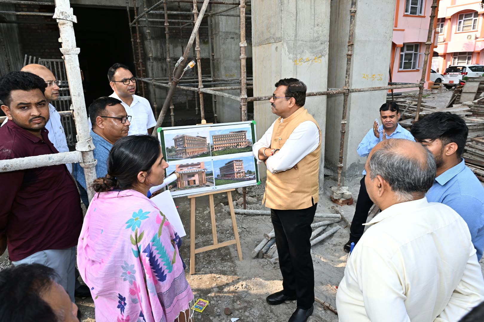 कुंभ मेला की तैयारियों को लेकर मुख्य सचिव ने निर्माण स्थलों का किया स्थलीय निरीक्षण