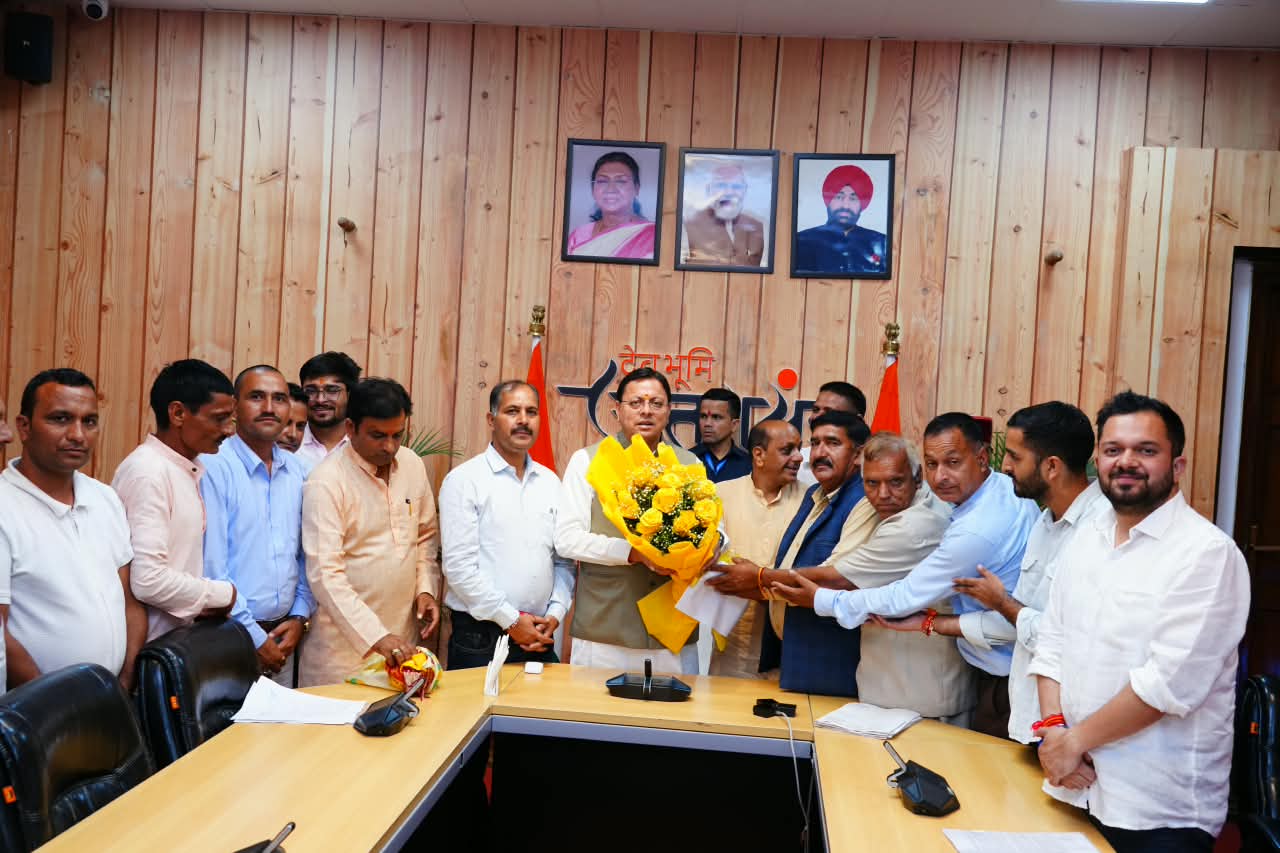 सीएम के आश्वासन के बाद 17 दिनों से चल रहा बनचौरा का धरना समाप्त