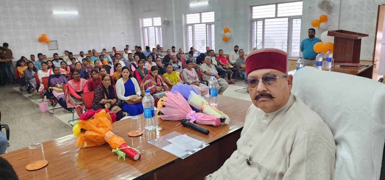 श्रमिक अपने पसीने से प्रदेश के विकास की नई इबारत लिख रहे हैं: महाराज