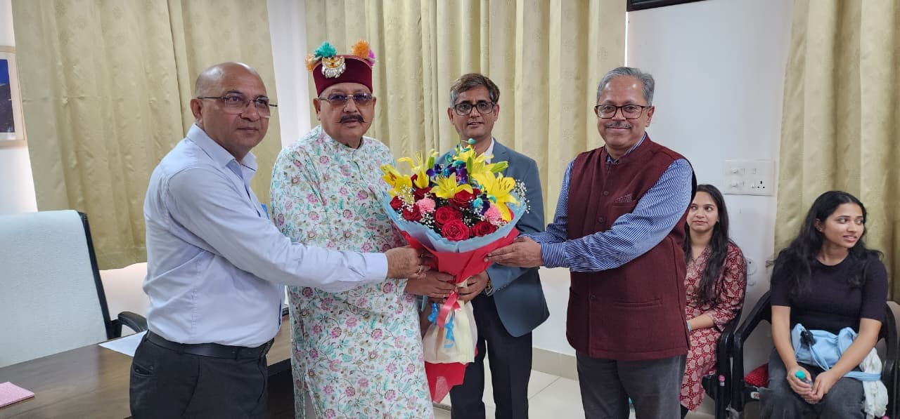पर्यटन मंत्री महाराज से मिले साउथेम्प्टन विश्वविद्यालय लंदन के छात्र-छात्राएं