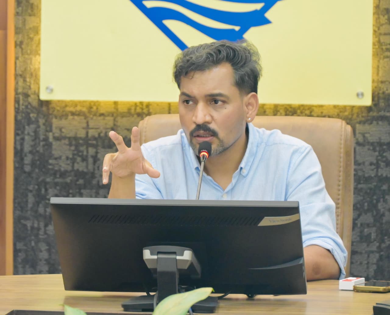 रिजर्व लैंड बैंक को जल्द अपडेट करें: डीएम