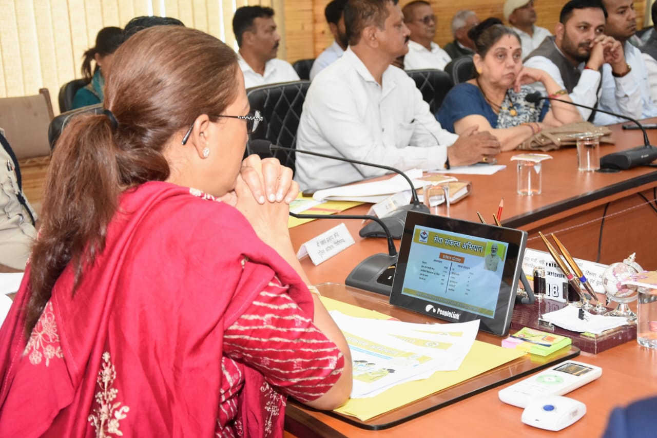 प्रभारी मंत्री रेखा आर्या ने की “आंगन का मिलन” कार्यक्रम की समीक्षा, अधिकारियो को दिए आवश्यक दिशा निर्देश