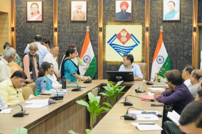 समाधान दिवस में 120 शिकायतें दर्ज, डीएम ने अधिकारियों को दिए त्वरित कार्रवाई के निर्देश