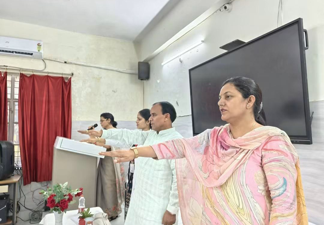 नशामुक्ति अभियान के तहत स्टेट नर्सिंग कॉलेज में छात्र-छात्राओं ने ली नशे से दूर रहने की शपथ