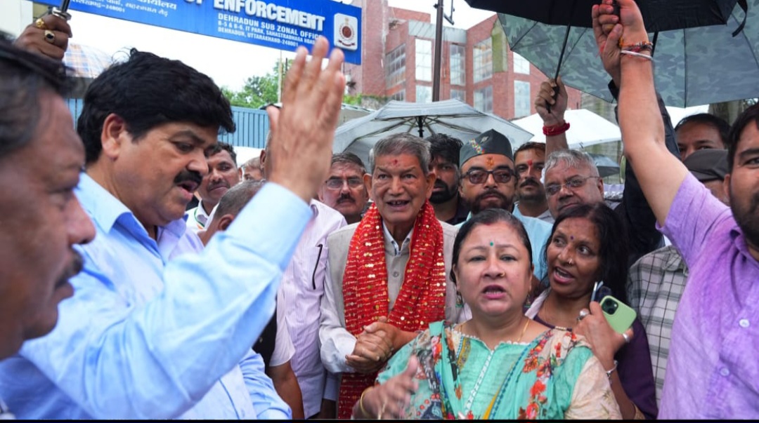 ईडी की लंबी पूछताछ के बाद पूर्व मुख्यमंत्री हरीश रावत ने शहीदों को किया नमन