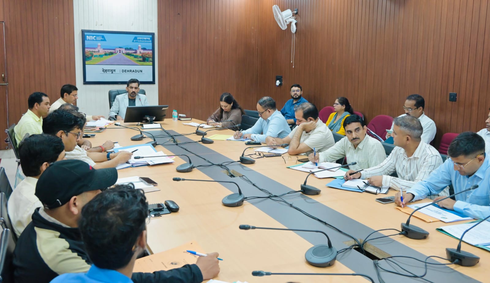 देहरादून: सिंगल यूज प्लास्टिक पर डीएम सख्त, सप्लाई नेटवर्क तोड़ने के निर्देश
