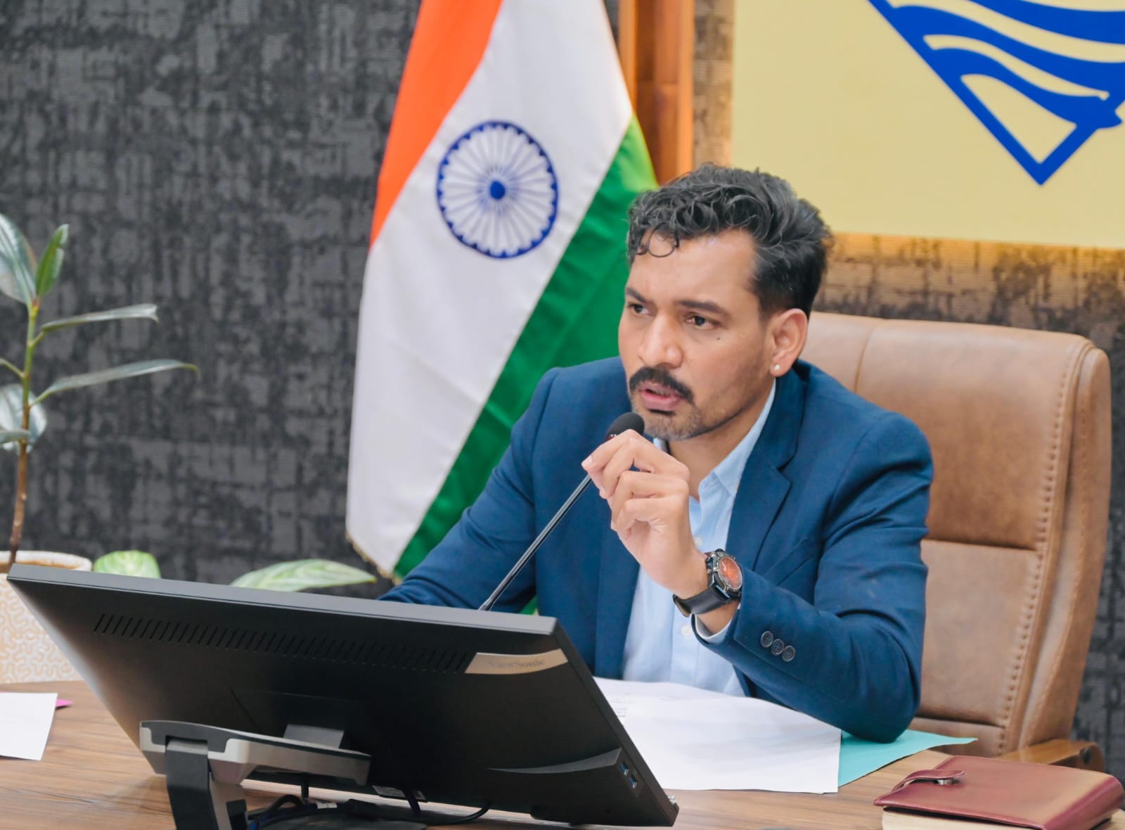 मोहकमपुर–आशारोड़ी एलिवेटेड रोड प्रकरण: जिला प्रशासन ने धरना दे रहे प्रभावितों एवं एनएचएआई के प्रतिनिधियों से की वार्ता