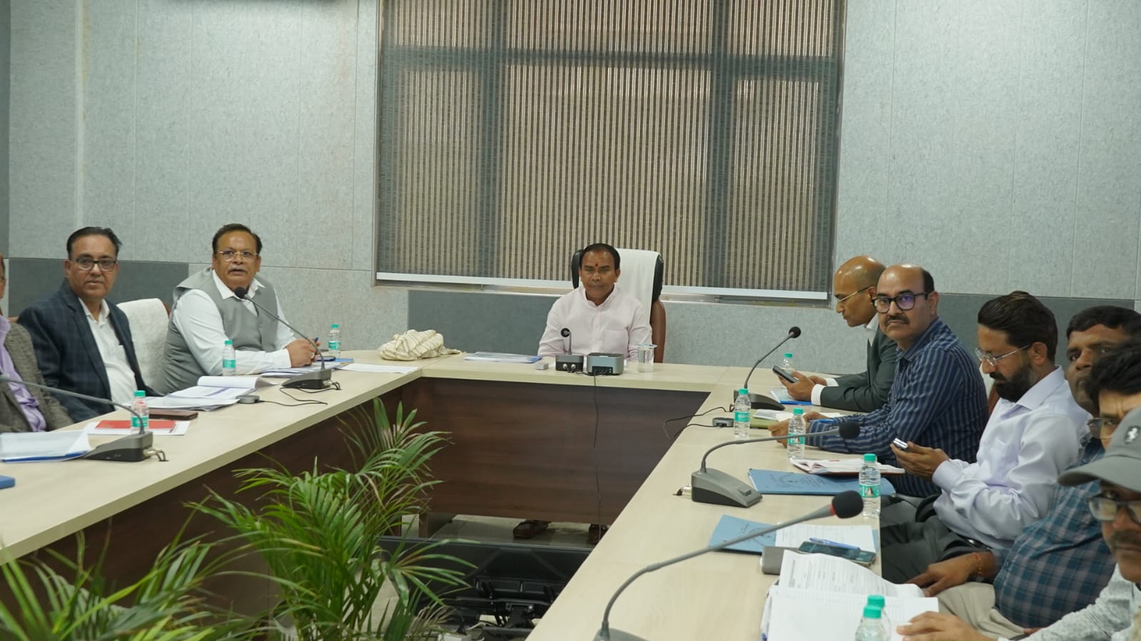 पाॅलीटेक्निक काॅलेजों में नियत समय पर पूर्ण करें निर्माण कार्यः डाॅ. धन सिंह रावत