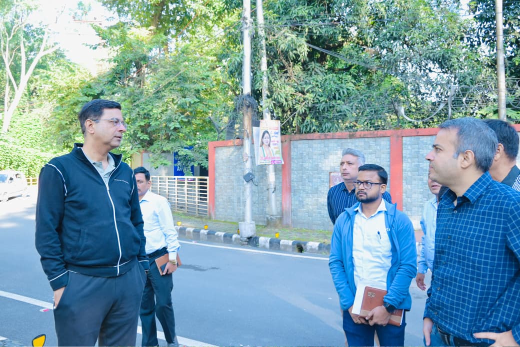 देहरादून: सड़क सुधार कार्यों की पड़ताल करने तड़के मैदान में उतरे लोनिवि सचिव पंकज कुमार पांडेय