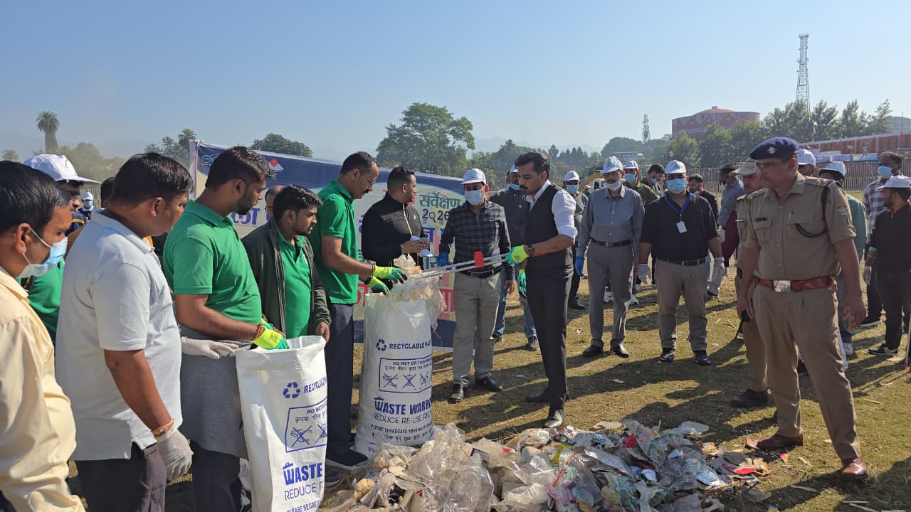 स्वच्छ सर्वेक्षण अभियान के तह्त शहर में चला विशेष सफाई अभियान, 40 टन कूड़ा उठाया गया