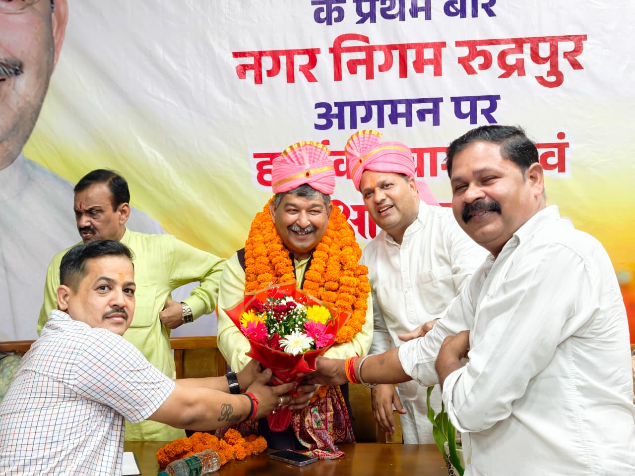 राज्यसभा सांसद दिनेश आर्य का रुद्रपुर पहुंचने पर भव्य स्वागत