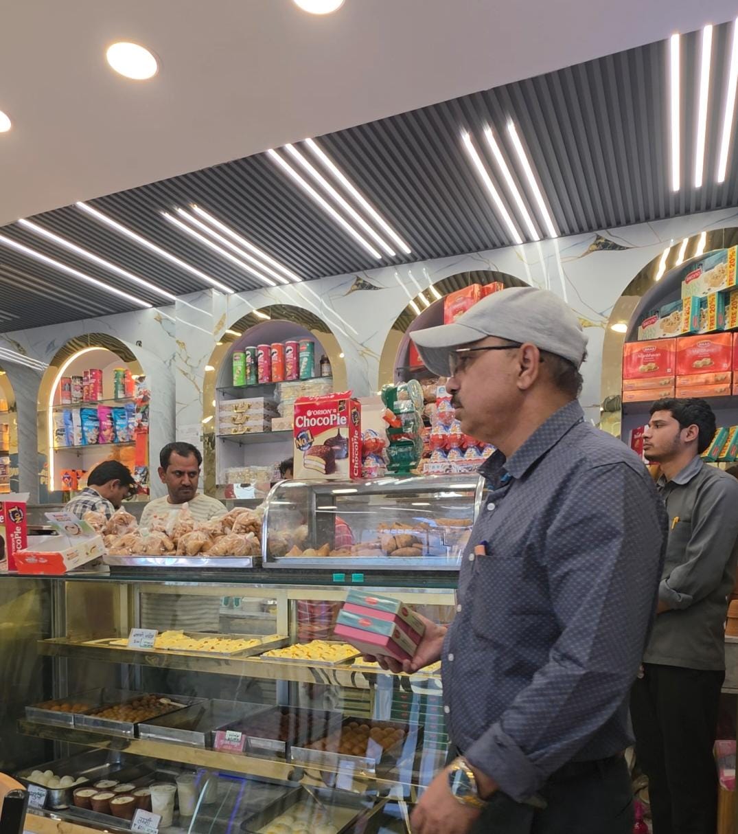 देहरादून: त्योहारी सीजन में मिठाइयों की गुणवत्ता पर खाद्य सुरक्षा विभाग सख्त, छह नमूने जांच को भेजे