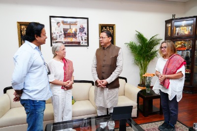 मुख्यमंत्री धामी से अंतरराष्ट्रीय फिल्म निर्माताओं के प्रतिनिधिमंडल ने की भेंट